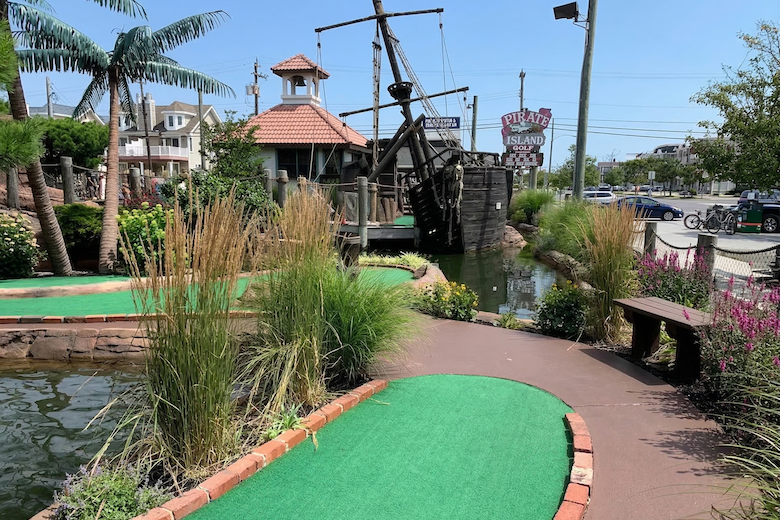 Things To Do Pirate Island Mini Golf